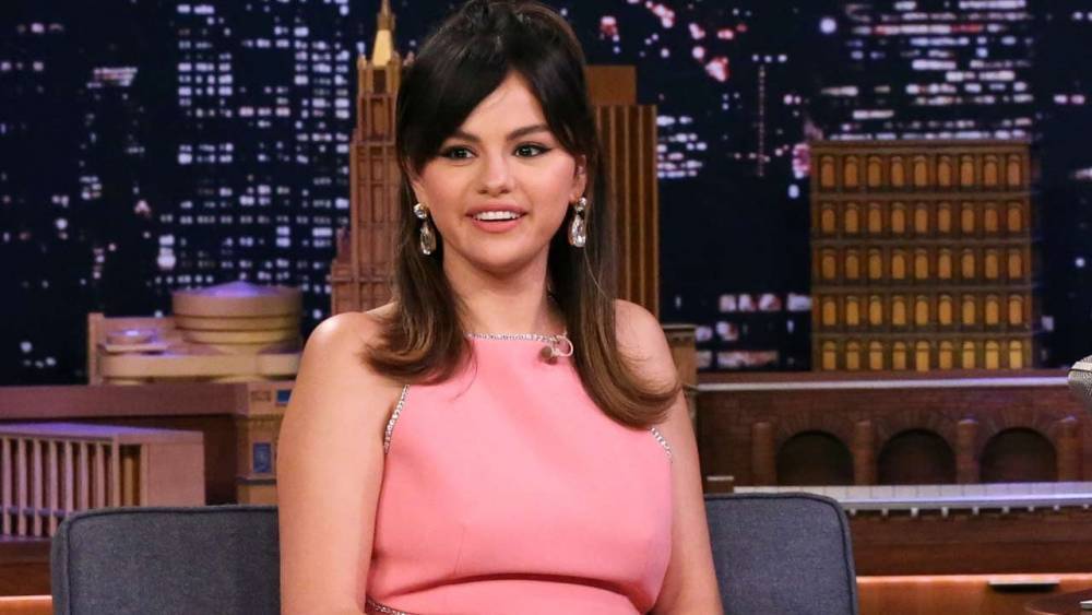 Selena Gomez Reveals the Title of an Unreleased Song From 'Rare' Album on 'Tonight Show' - www.etonline.com