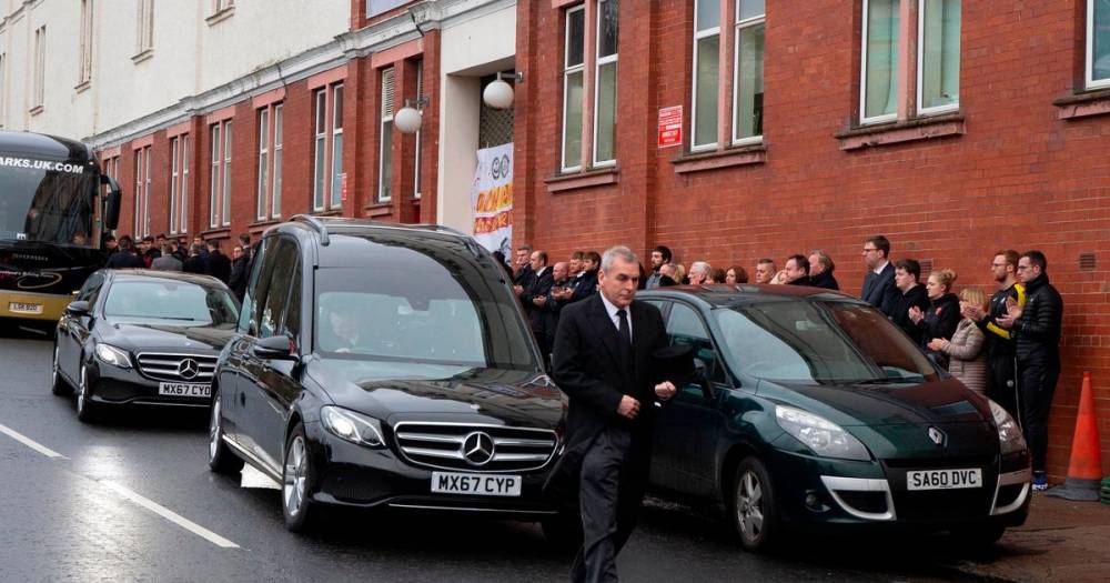 Partick Thistle fans pay their respects to EuroMillions winner Colin Weir as funeral cortege stops at Firhill Stadium - www.dailyrecord.co.uk
