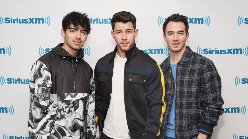 The Jonas Brothers Recreated One Of The Kardashians' Most Iconic Moments - www.mtv.com