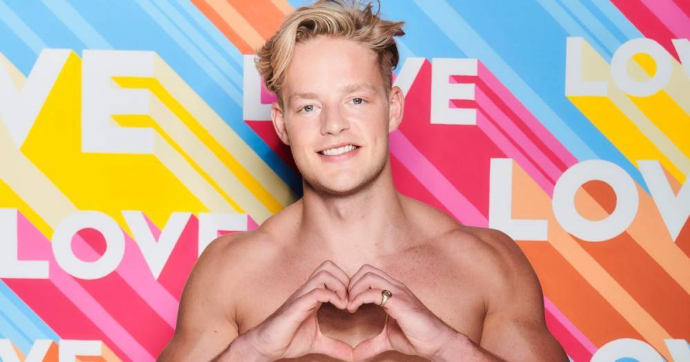 Love Island's Ollie Williams quits the villa after three days to 'follow his heart' - www.manchestereveningnews.co.uk - South Africa
