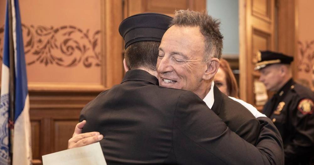 Bruce Springsteen's son sworn in as Jersey City firefighter - www.wonderwall.com - Jersey
