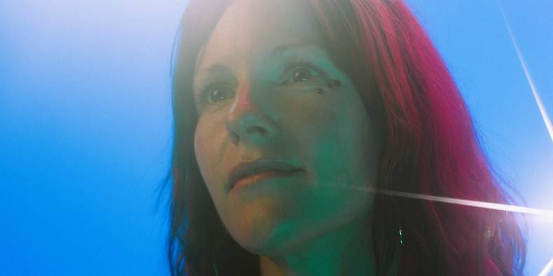 Kaitlyn Aurelia Smith Signs to Ghostly, Joining Caribou on Tour - pitchfork.com