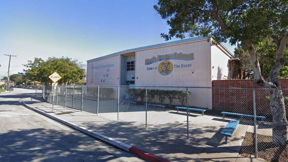 Jetliner Dumps Fuel on L.A.-Area School Playgrounds - www.hollywoodreporter.com - Los Angeles - Los Angeles - Los Angeles