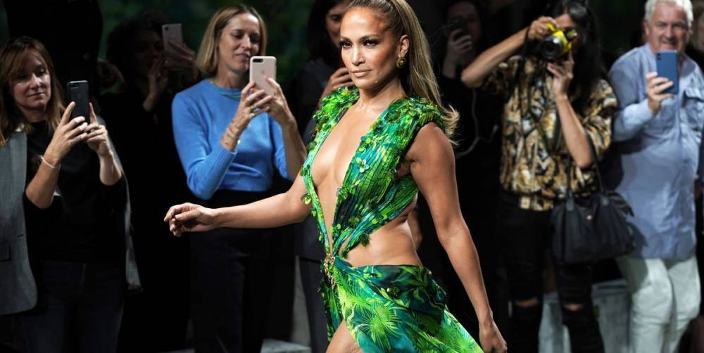 Jennifer Lopez Explains Exactly How She Felt Wearing That Versace Dress the First and Second Time - www.elle.com
