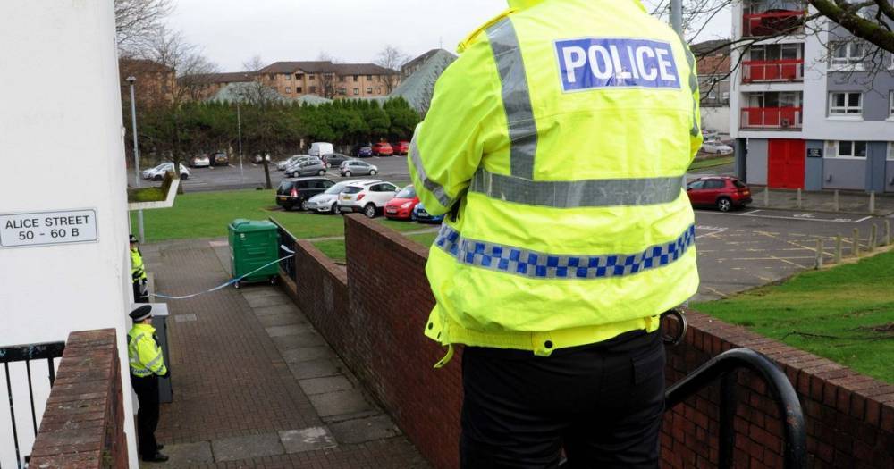 Body found in Paisley street as police seal off stairwell - www.dailyrecord.co.uk - Scotland