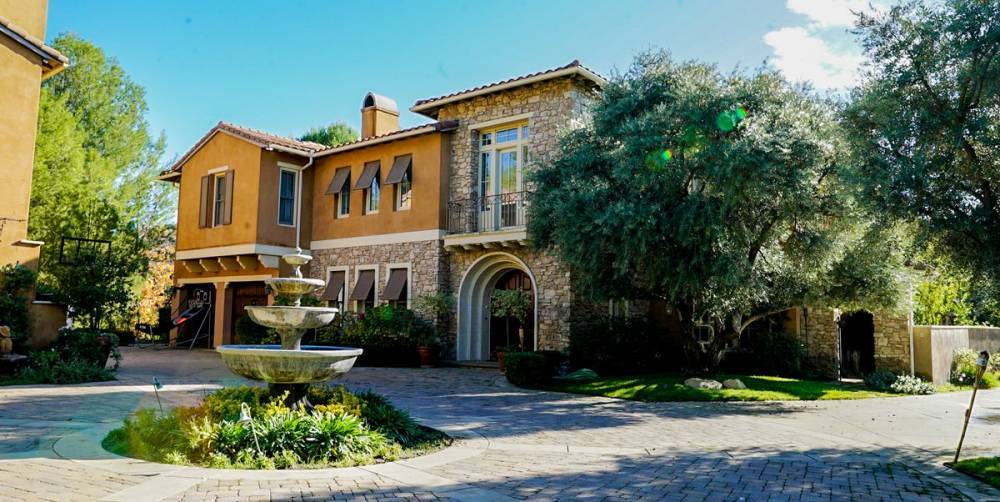 Selena Gomez's Former Calabasas Mansion Is Currently On Sale for a Cool $6.6 Million - www.cosmopolitan.com - France - Montana