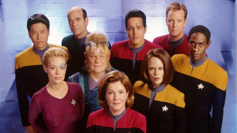 'Star Trek: Voyager' Celebrates 25 Years: Kate Mulgrew and Jeri Ryan on the Groundbreaking Series - www.etonline.com