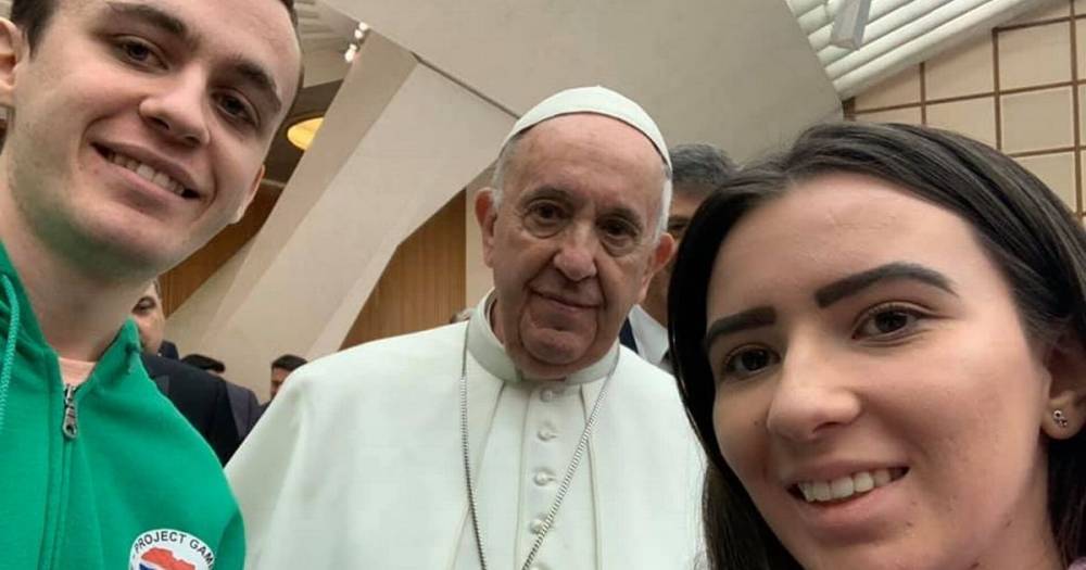 Young Scots couple grab once-in-a-lifetime selfie with Pope Francis - www.dailyrecord.co.uk - Rome - Vatican - Gambia