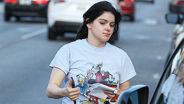 Ariel Winter Goes Makeup-Free Rocks Mickey Mouse T-Shirt Jeans — Pic - hollywoodlife.com - Los Angeles
