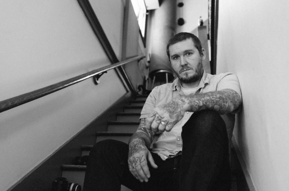 Brian Fallon unveils new soul-bearing solo track ’21 Days’ - www.nme.com