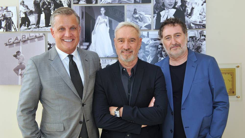 Roland Emmerich’s Sci-Fi ‘Moonfall’ Gets China Distribution &amp; Funding From Huayi, Production Lined Up For Spring - deadline.com - China