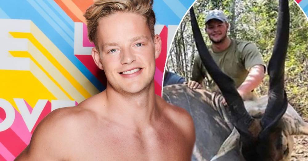 Love Island's Ollie Williams 'tried to sell stuffed buffalo head on eBay for £8,000' but denies being a trophy hunter - www.ok.co.uk