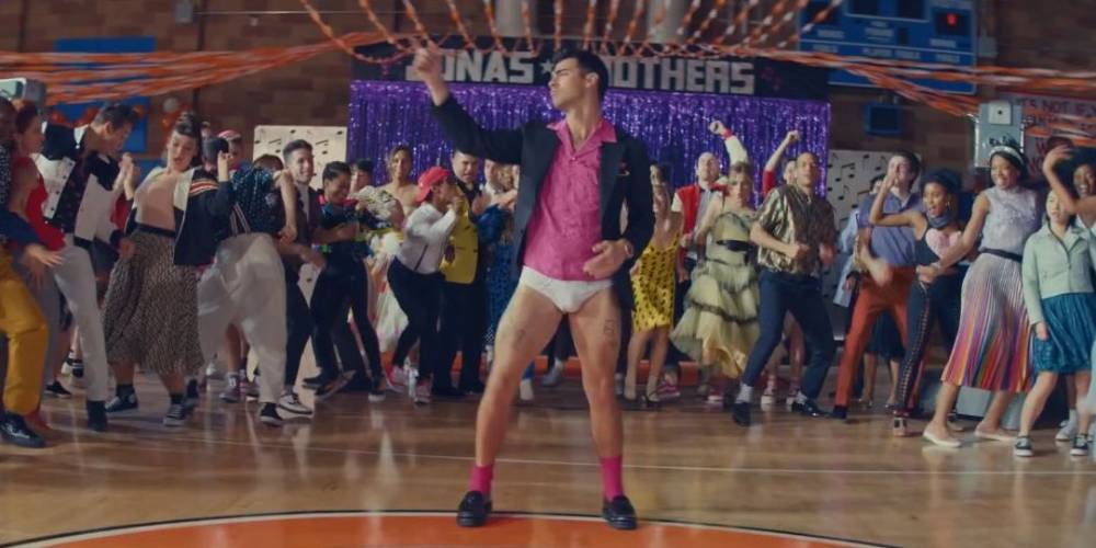 PSA: None of the Jonas Brothers Are Wearing Pants in Their "What a Man Gotta Do" Video - www.cosmopolitan.com
