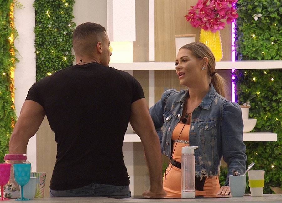 Love Island spoilers! Callum and Connagh graft for Shaughna ahead of recoupling - evoke.ie - county Love