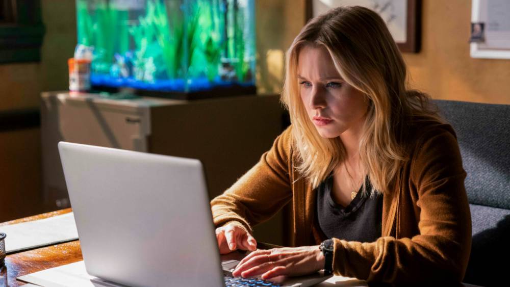 Hulu Boss Defends Divisive 'Veronica Mars' Season 4 Ending and Addresses Its Future - www.etonline.com