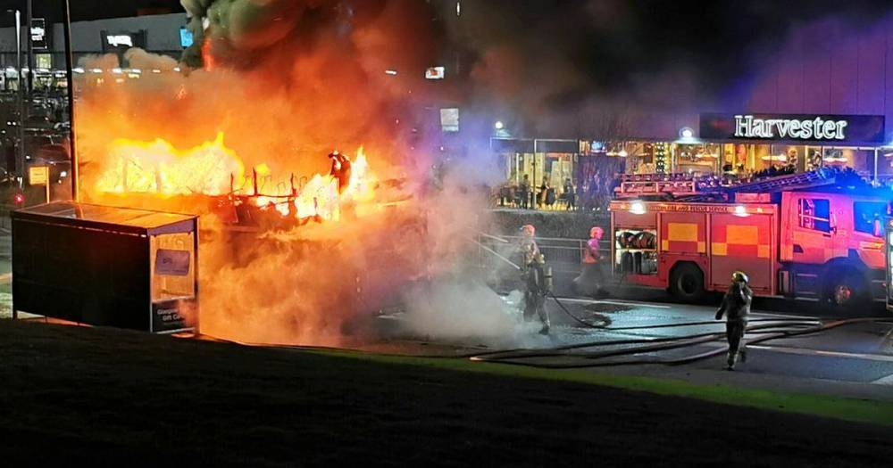 Bus fire at Glasgow's Fort Shopping Centre sees blaze engulf vehicle - www.dailyrecord.co.uk
