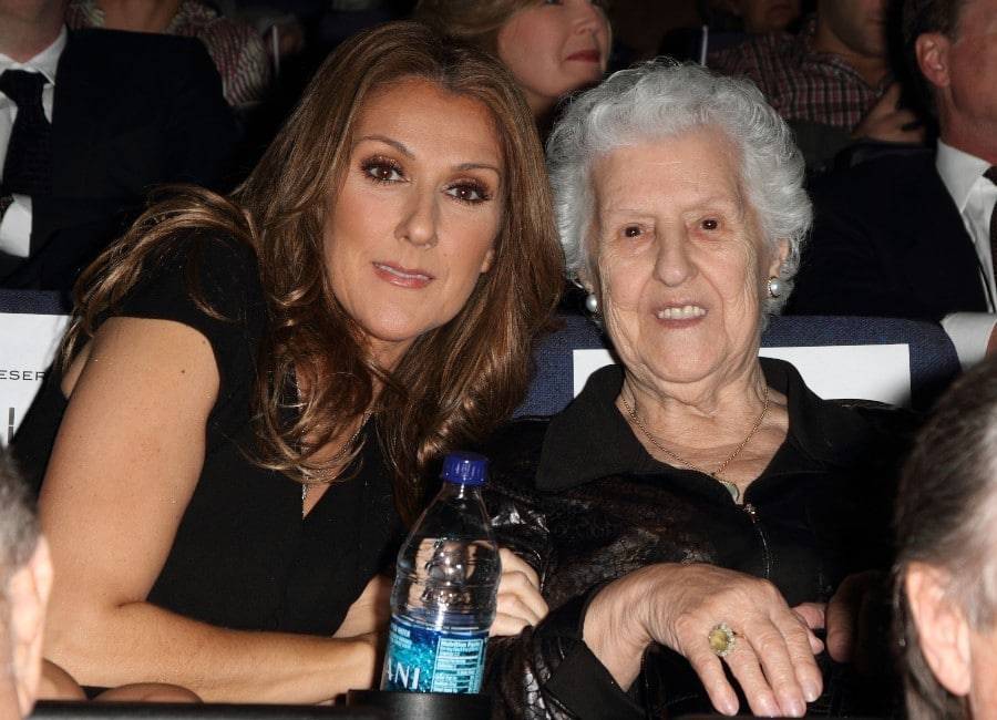 Celine Dion pays tribute to late mother during emotional show - evoke.ie
