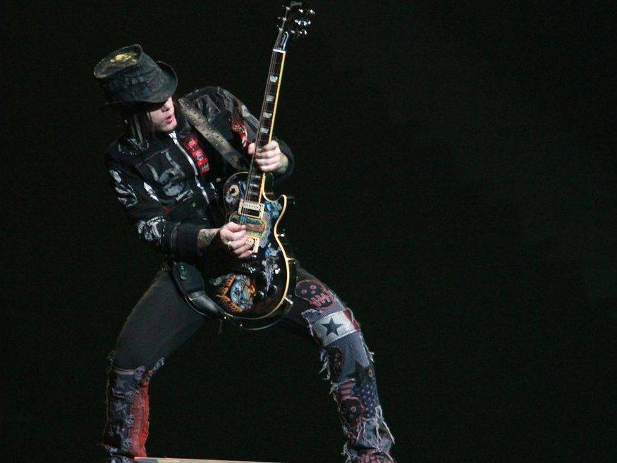 Ex Guns N' Roses guitarist strikes plea deal in DUI case - torontosun.com - Illinois - county Livingston