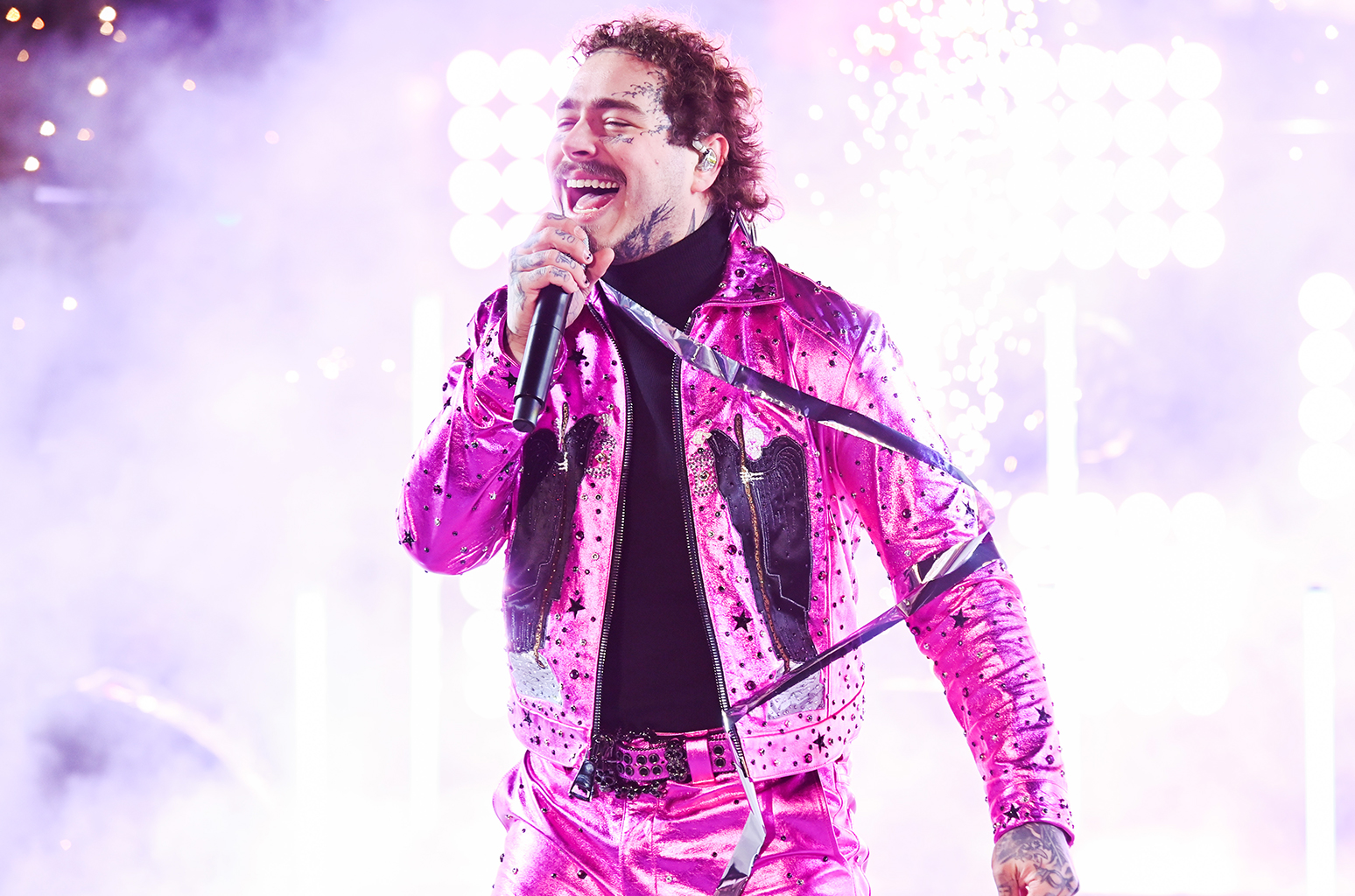 Post Malone Performs 'Circles' &amp; 'Congratulations' at New Year's Rockin' Eve: Watch - www.billboard.com - New York