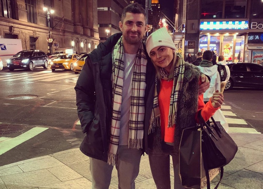 Jess Redden shares loved-up selfie with ‘hubby to be’ Rob Kearney after NYC proposal - evoke.ie - New York
