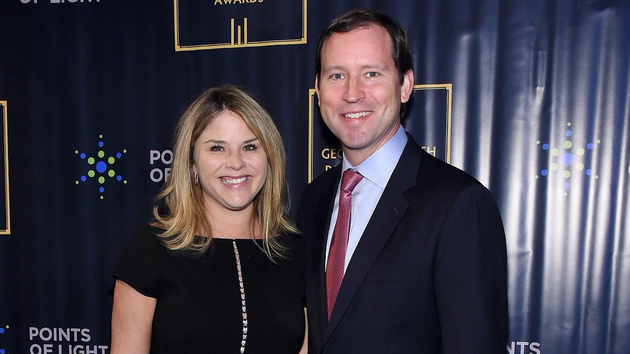 Jenna Bush Hager Shares New Year’s Sunrise Photo With New Son, Dad George W. Bush, and More Family - www.etonline.com