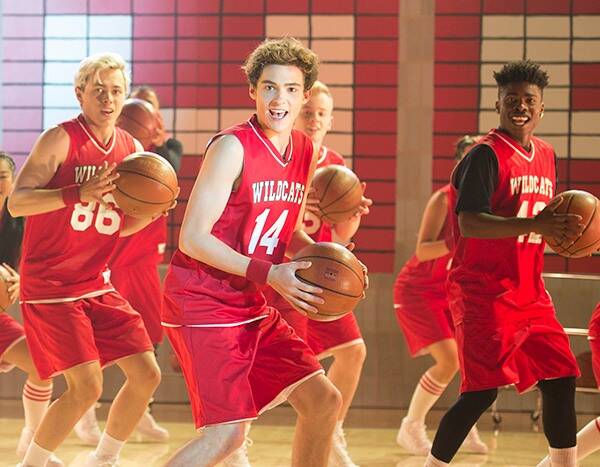 High School Musical: The Musical: The Series Take On "Get'cha Head In the Game" - www.eonline.com