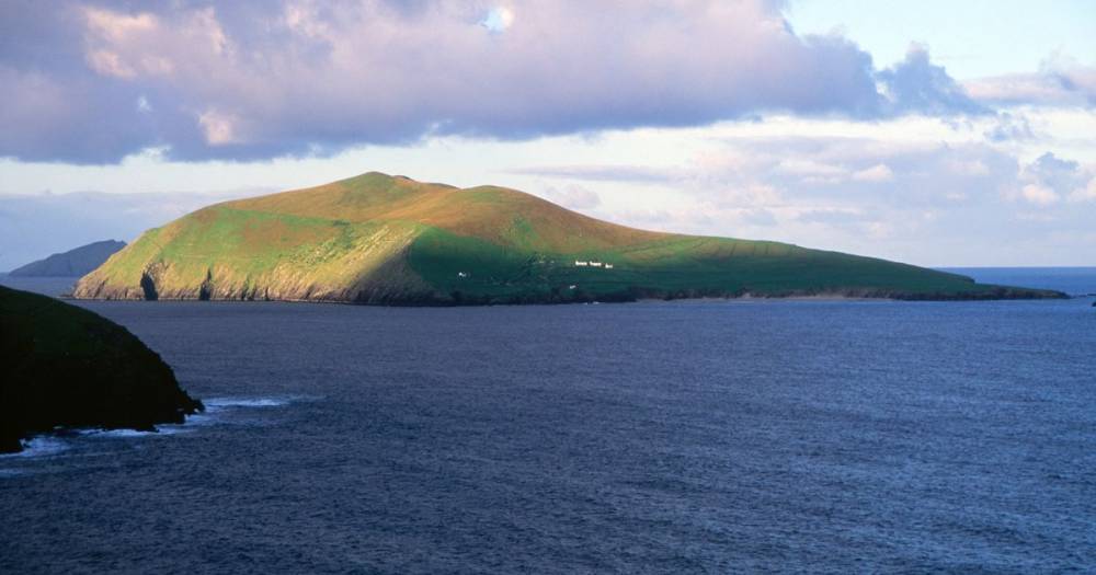 Remote Irish island wants you and a friend to live there for free and run the coffee shop - www.ok.co.uk - Ireland