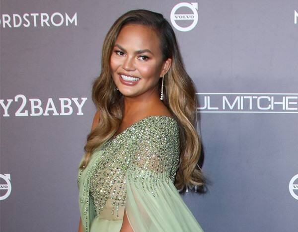 Chrissy Teigen Has Some Thoughts About SAG Awards Fashion and Everyone's "3rd Favorite Dress" - www.eonline.com