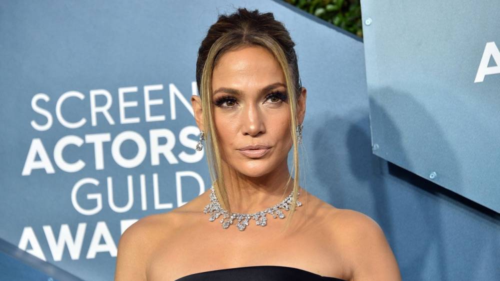 2020 Screen Actors Guild Awards: Best Dressed -- Jennifer Lopez, Scarlett Johansson and More! - www.etonline.com - California - county Hall - Los Angeles, county Hall