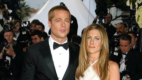 Celebrities share their excitement over Brad Pitt and Jennifer Aniston reunion - www.breakingnews.ie - Los Angeles