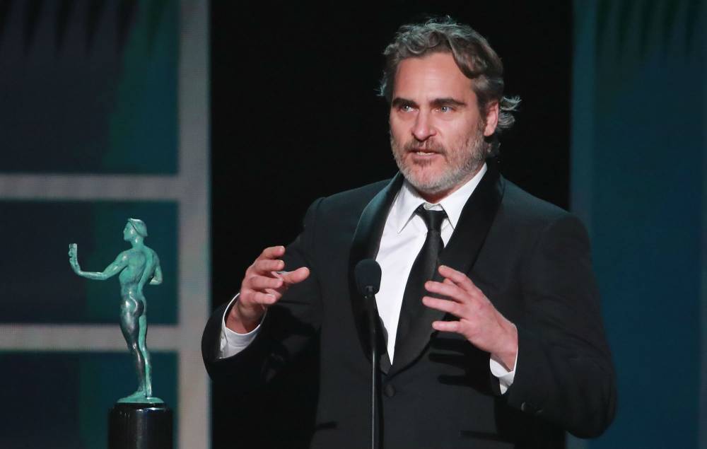 Joaquin Phoenix pays tribute to Heath Ledger in SAG Awards speech - www.nme.com