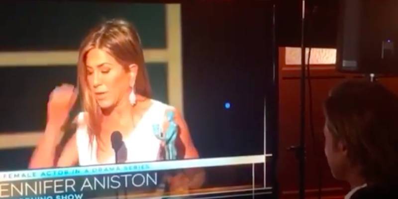Brad Pitt Stopping to Watch Jennifer Aniston's SAG Awards Speech Is Truly EVERYTHING - www.cosmopolitan.com