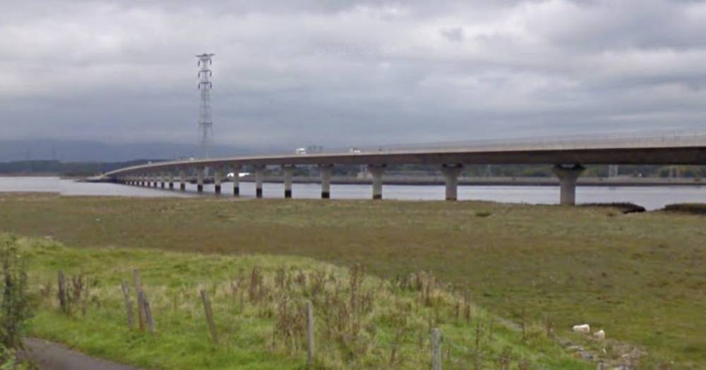 Serving police officer dies after falling from Clackmannanshire Bridge - www.dailyrecord.co.uk
