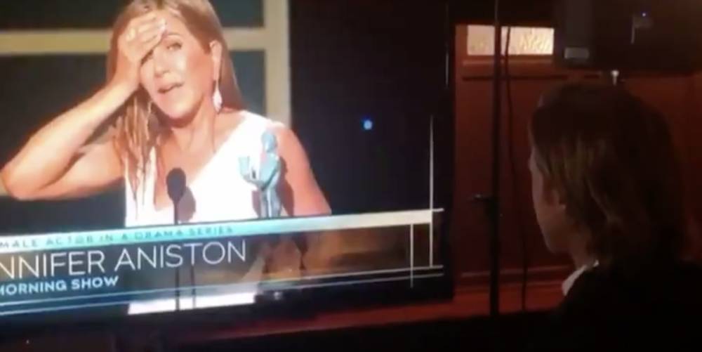 Brad Pitt 'Stopped Everything' to Watch Jennifer Aniston's SAG Awards Speech Backstage - www.elle.com