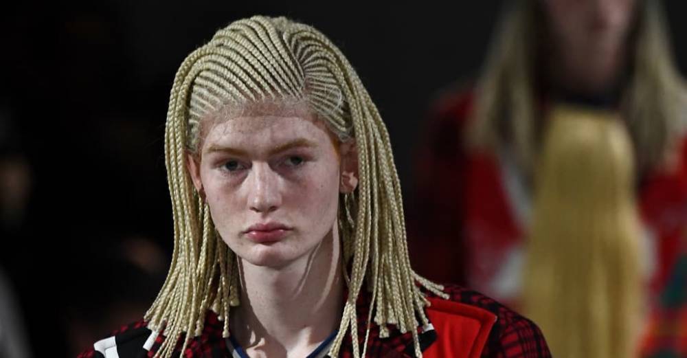 Comme Des Garçons apologizes after dressing white models in cornrow wigs - www.thefader.com - Japan