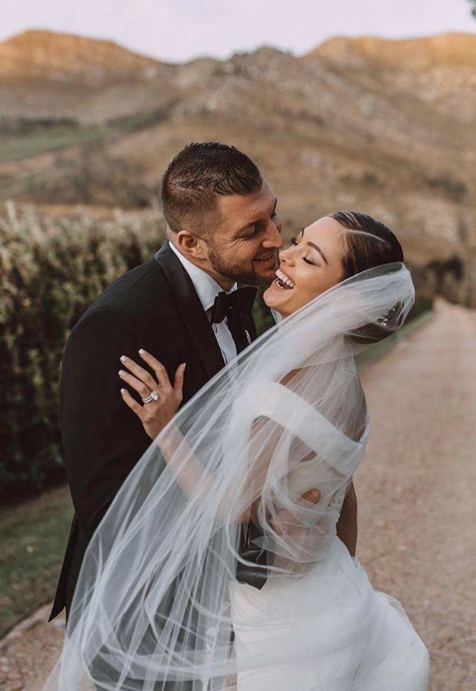 Tim Tebow - Demi-Leigh Nel-Peters and Tim Tebow Tie The Knot - peoplemagazine.co.za - South Africa - city Cape Town