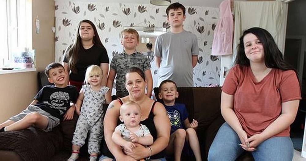 Single mum of 10 insists she doesn't have babies to claim benefits - www.dailyrecord.co.uk