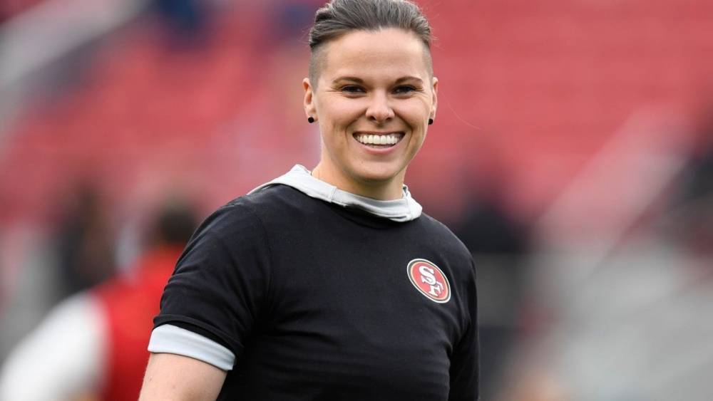 49ers' Katie Sowers to Make History as First Female and Openly Gay Person to Coach at Super Bowl - www.etonline.com - San Francisco - Kansas City