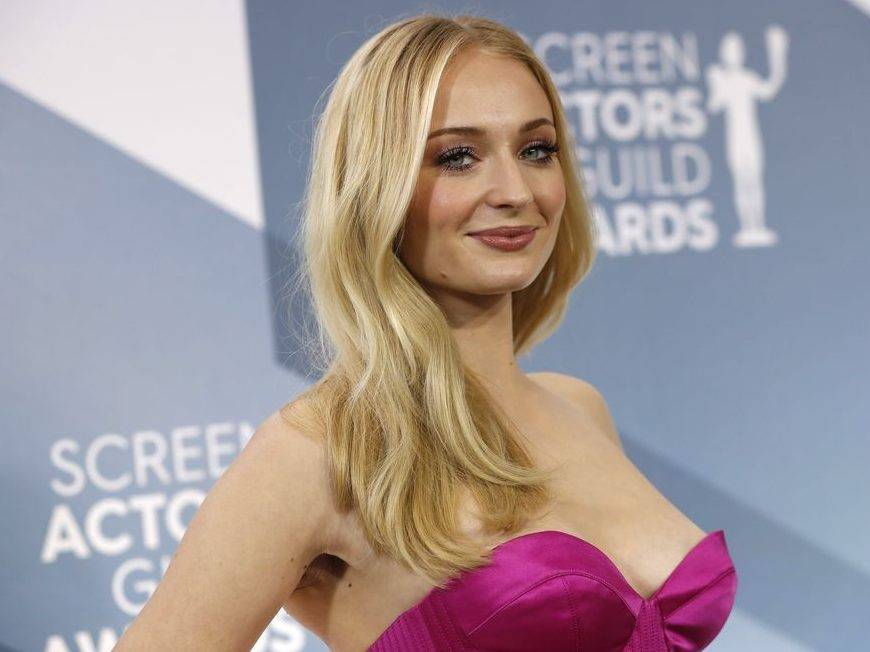 'I AM YOUR NEW MIRANDA': Sophie Turner really wants to join 'Lizzie McGuire' reboot - torontosun.com - Britain - city Sanchez