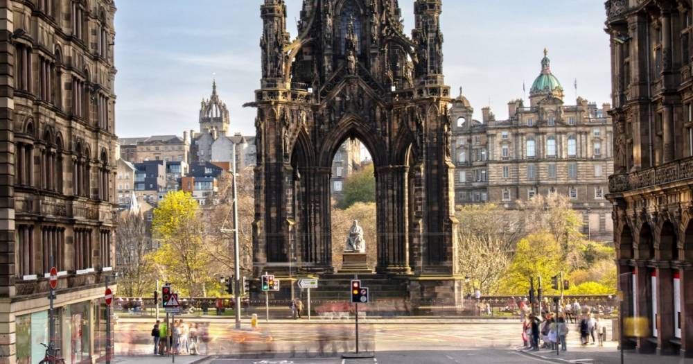 The Scott Monument is monumental for car crashes - www.dailyrecord.co.uk - Britain - Scotland