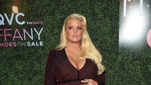 Jessica Simpson reveals addiction battle after abuse as a child - www.breakingnews.ie - USA