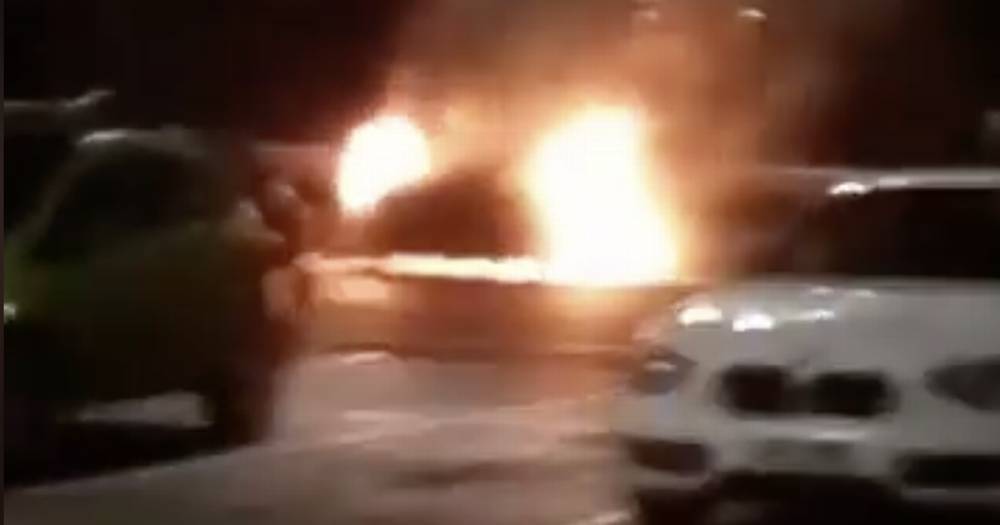 Cars 'firebombed' in Barlinnie prison car park as inmates cheer on from cells - www.dailyrecord.co.uk