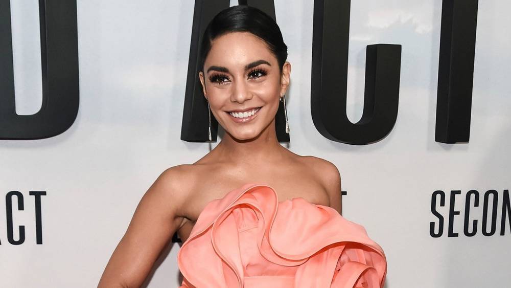 The Truth Behind Vanessa Hudgens and L.A. Lakers Player Kyle Kuzma's Dinner Date (Exclusive) - www.etonline.com - Los Angeles - county Butler