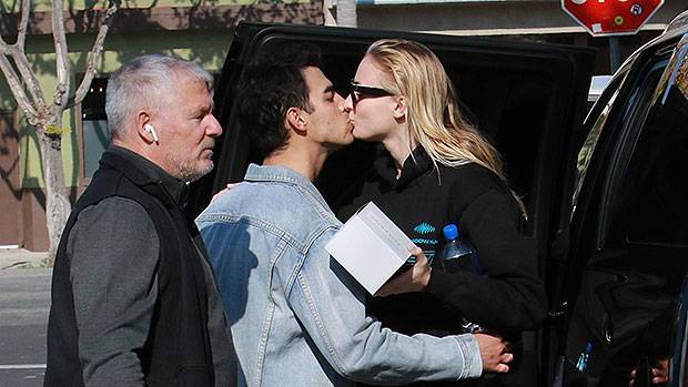 Joe Jonas Sophie Turner Share A Sweet Kiss After A Romantic Lunch Date In LA - hollywoodlife.com - Los Angeles