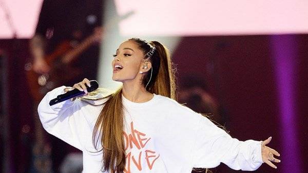Ariana Grande shares photo with BTS in rehearsal amid rumours of Grammys set - www.breakingnews.ie - Los Angeles - South Korea