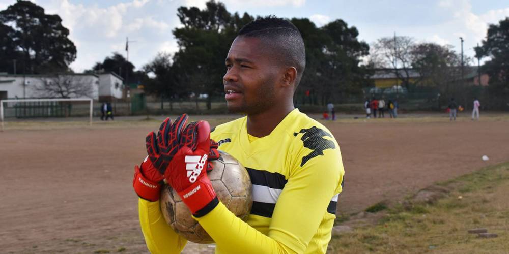 Phuti Lekoloane, SA’s 1st gay male footballer, takes on homophobia in sport - www.mambaonline.com - South Africa