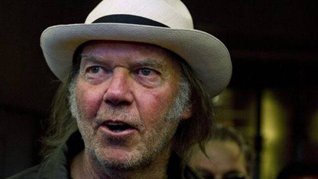 Neil Young reveals he became a U.S. citizen, will vote Democrat: 'I’m happy to report I’m in' - www.foxnews.com - USA - Canada