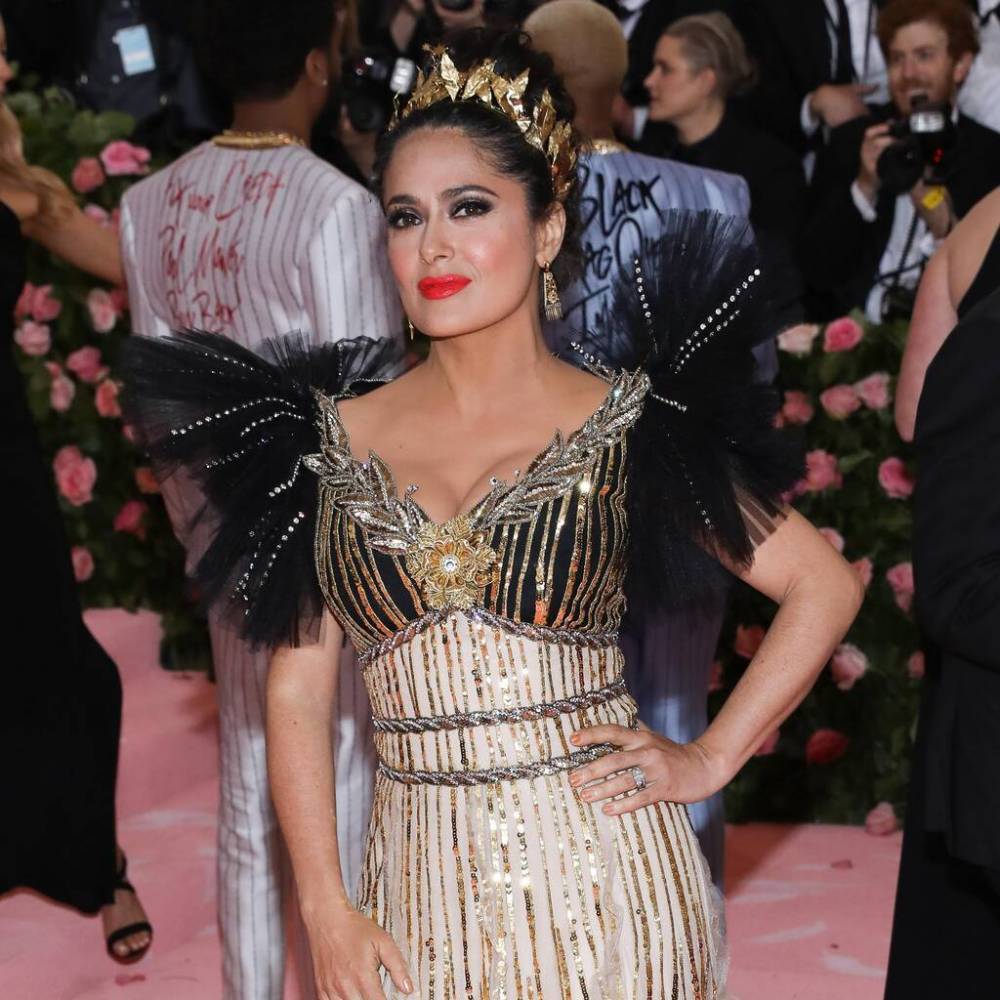 Salma Hayek can’t get enough of sparkly headpieces - www.peoplemagazine.co.za - Gucci