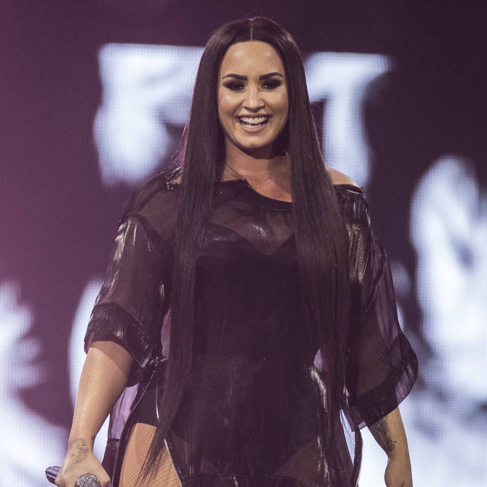 Demi Lovato: ‘I want to be a mother’ - www.peoplemagazine.co.za