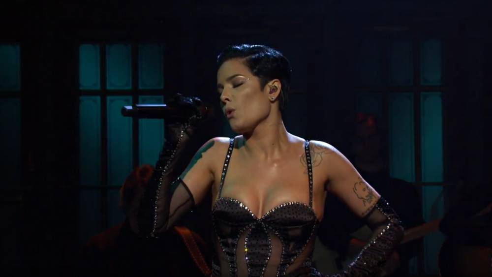 Halsey Slays 'Saturday Night Live' Stage With Two Memorable Performances and a Sexy Sketch - www.etonline.com